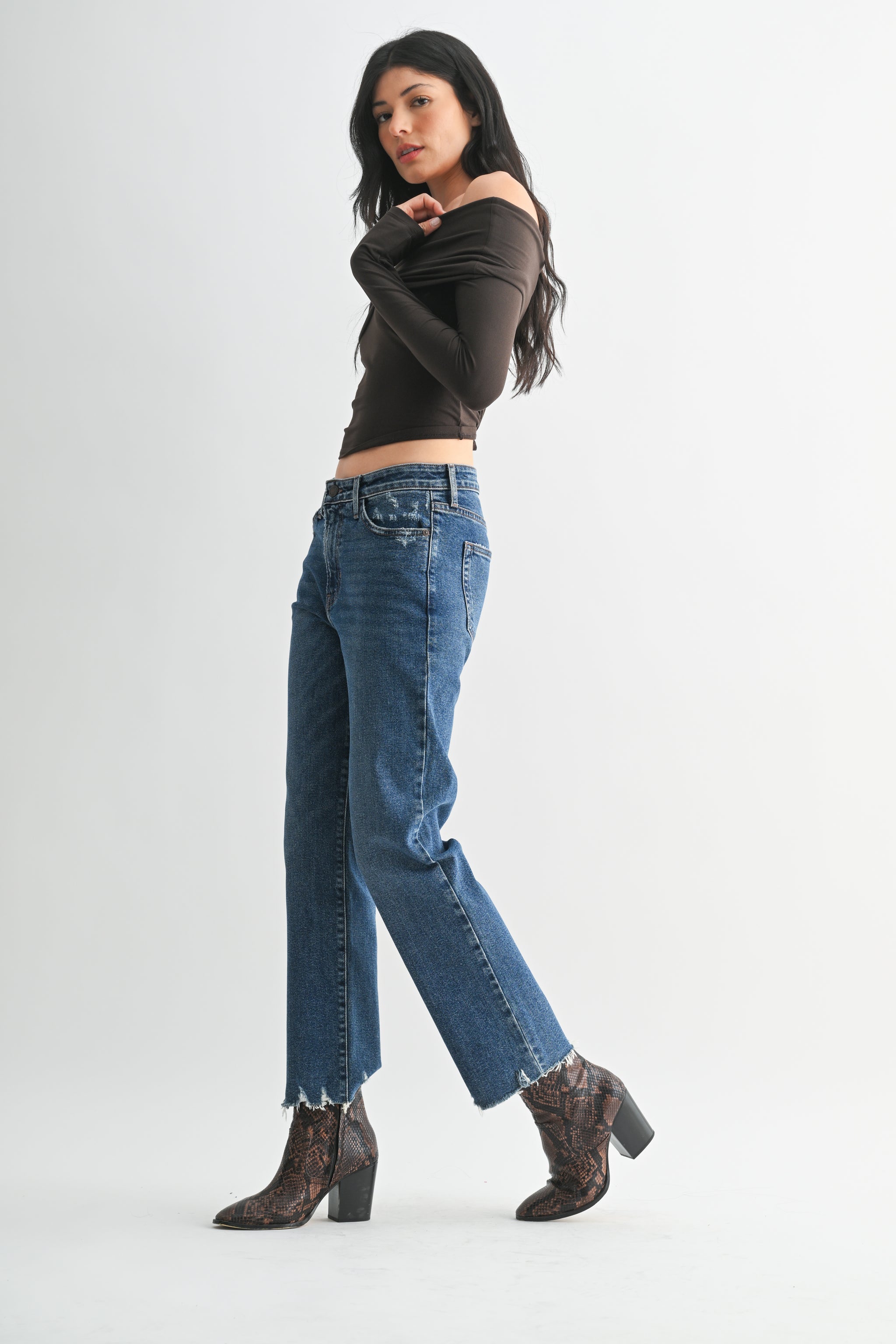 【DISCERNMENT】Highlight Dark Black Denim Jeans The Vintage Straight - Extended Sizing – Just Black Denim
