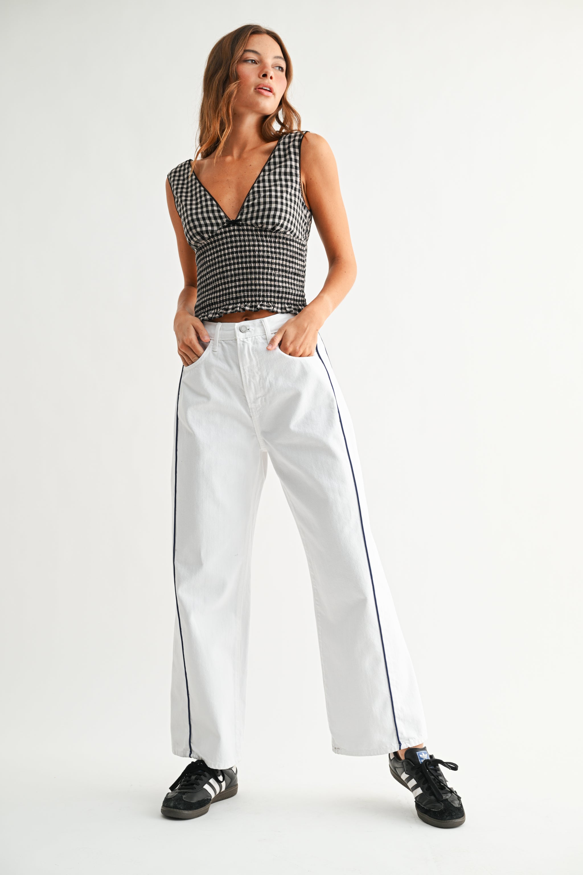 The Barrel Jean Twist – Just Black Denim
