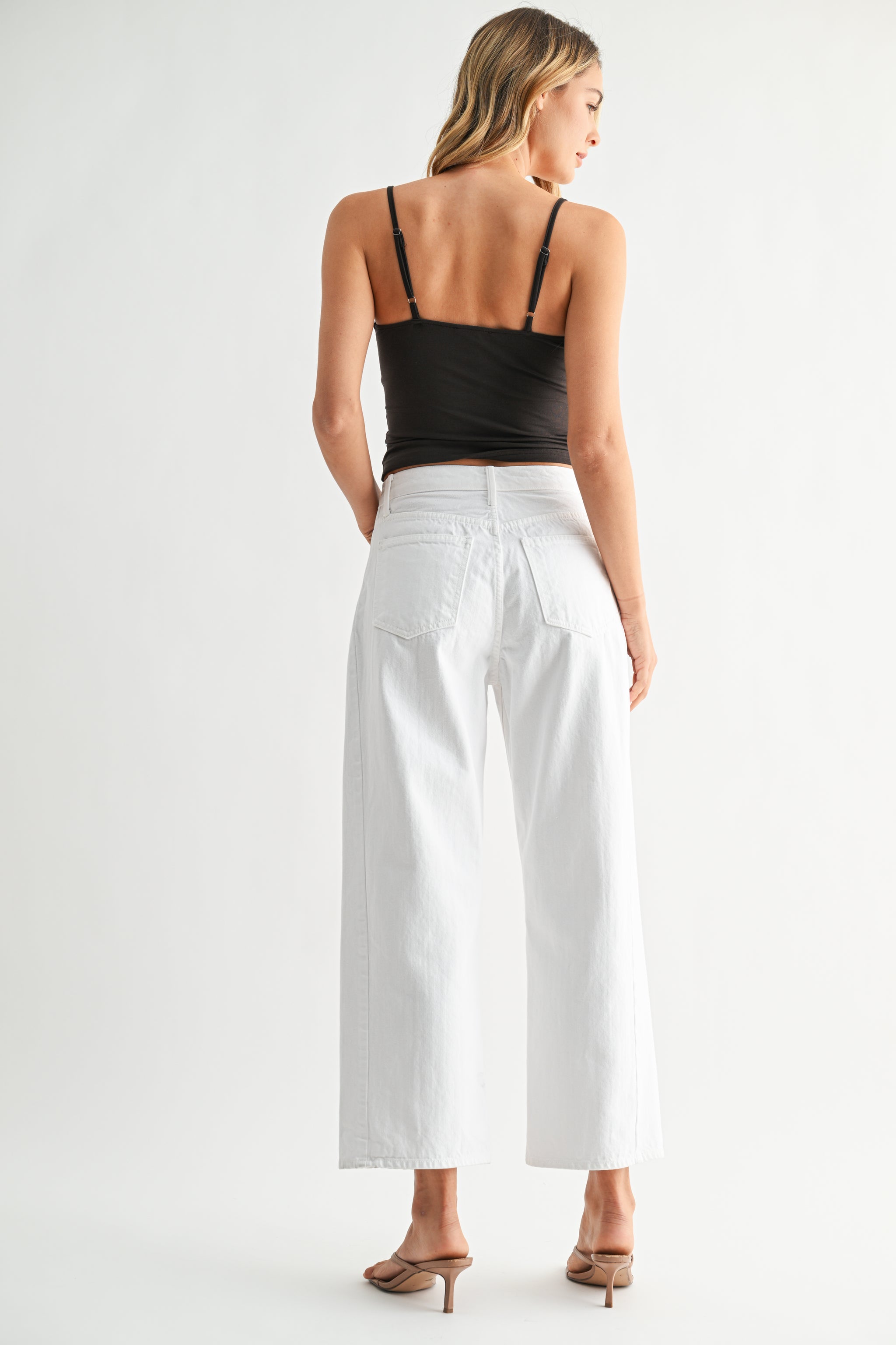 The Barrel Jean Twist – Just Black Denim