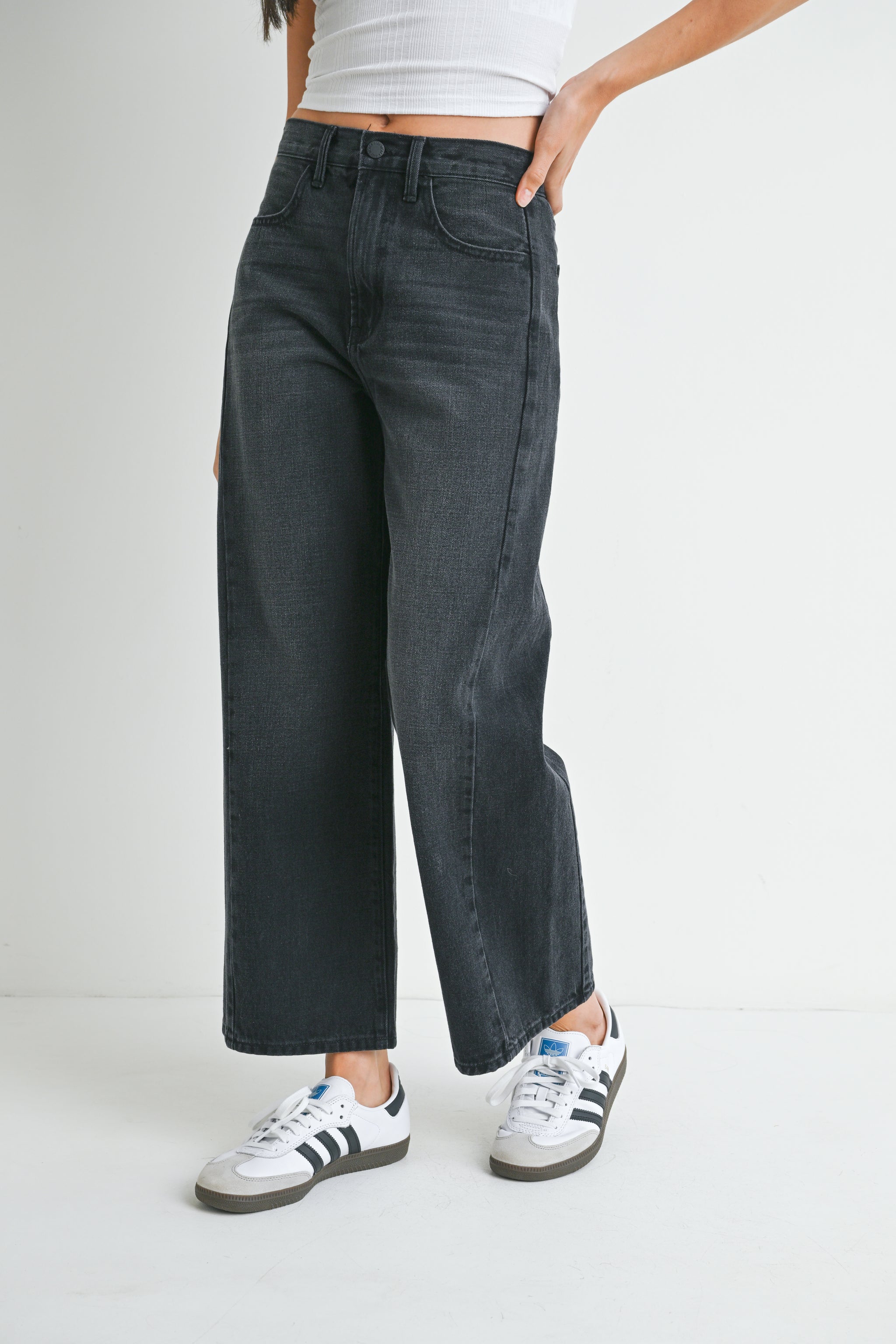 The Barrel Jean Twist – Just Black Denim