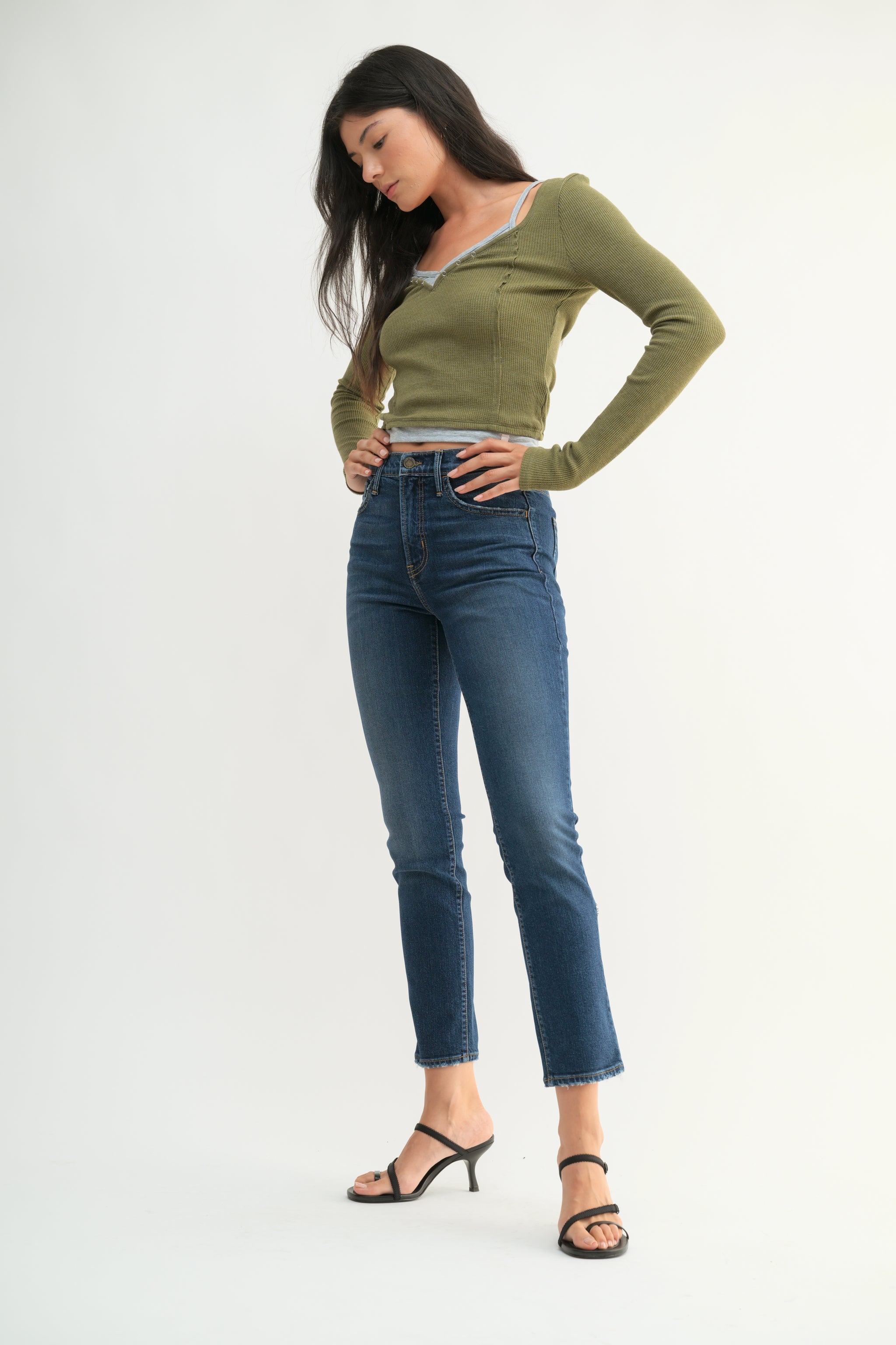 The Soft Classic Straight – Just Black Denim
