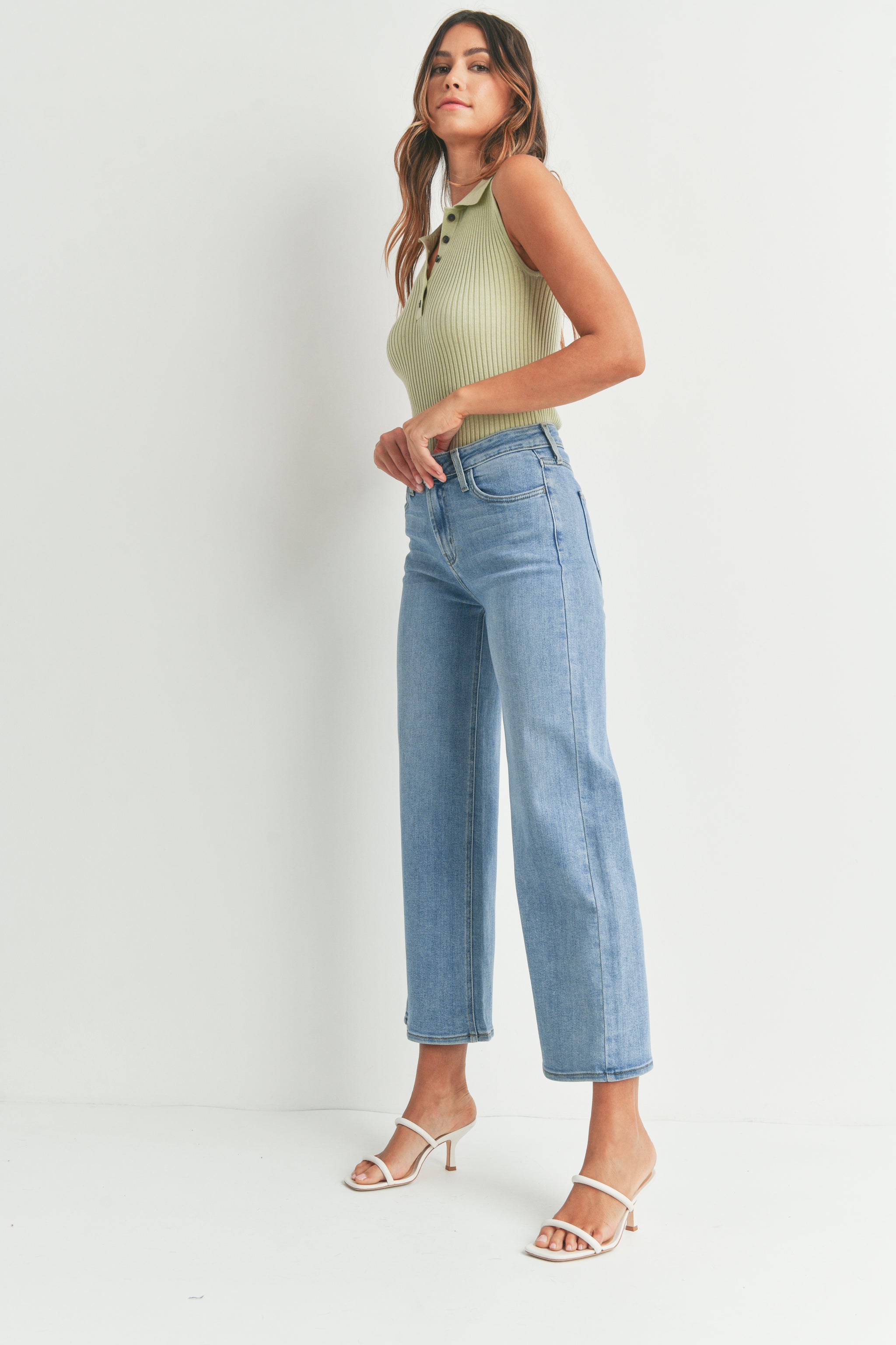 STYLED_BP239J_MEDIUM_B1_2048x. STYLED_BP239J_MEDIUM_B1_2048x.