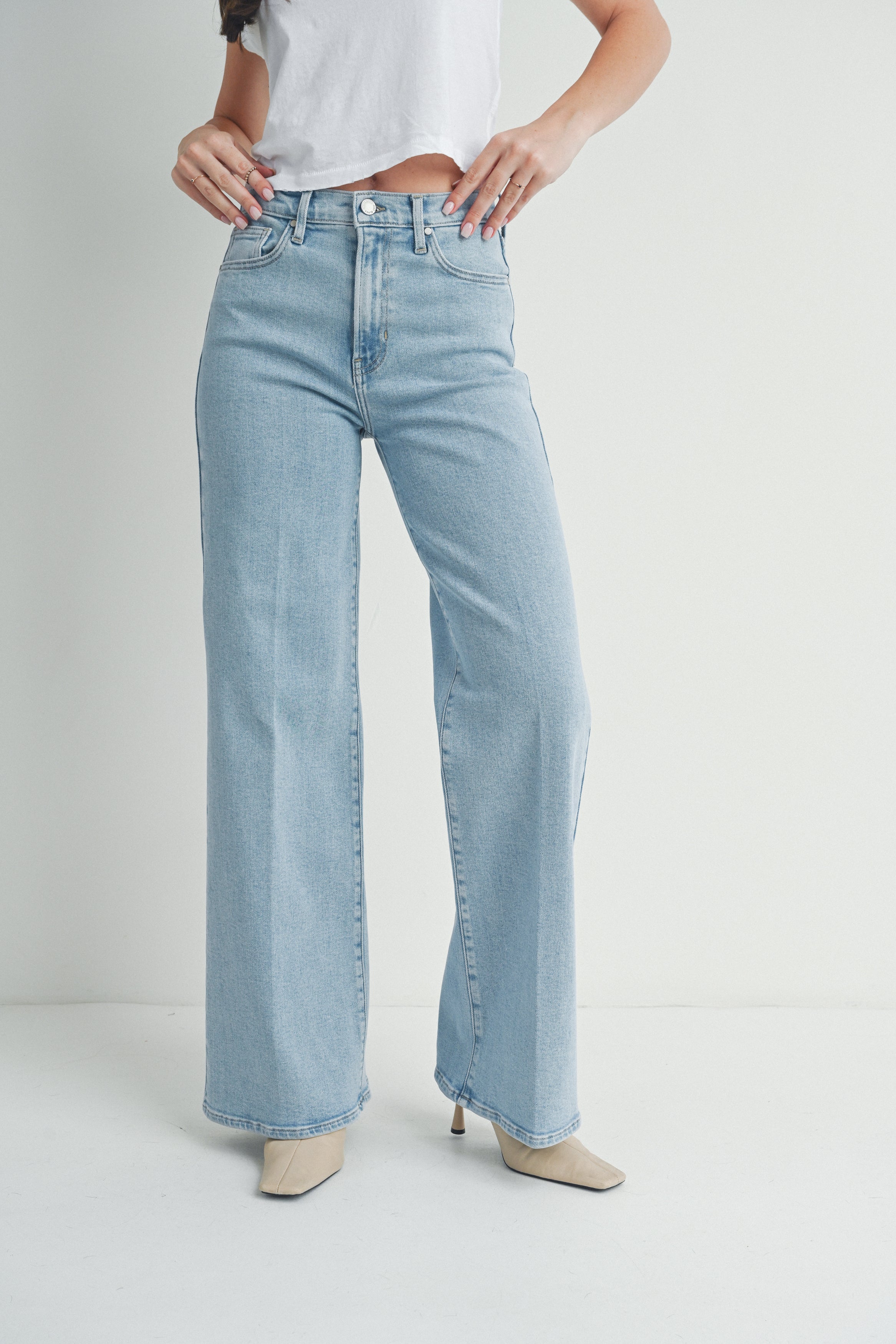 Sofia Jeans Bottoms Are the Denim Equivalent of Palazzo Pants | Us Weekly