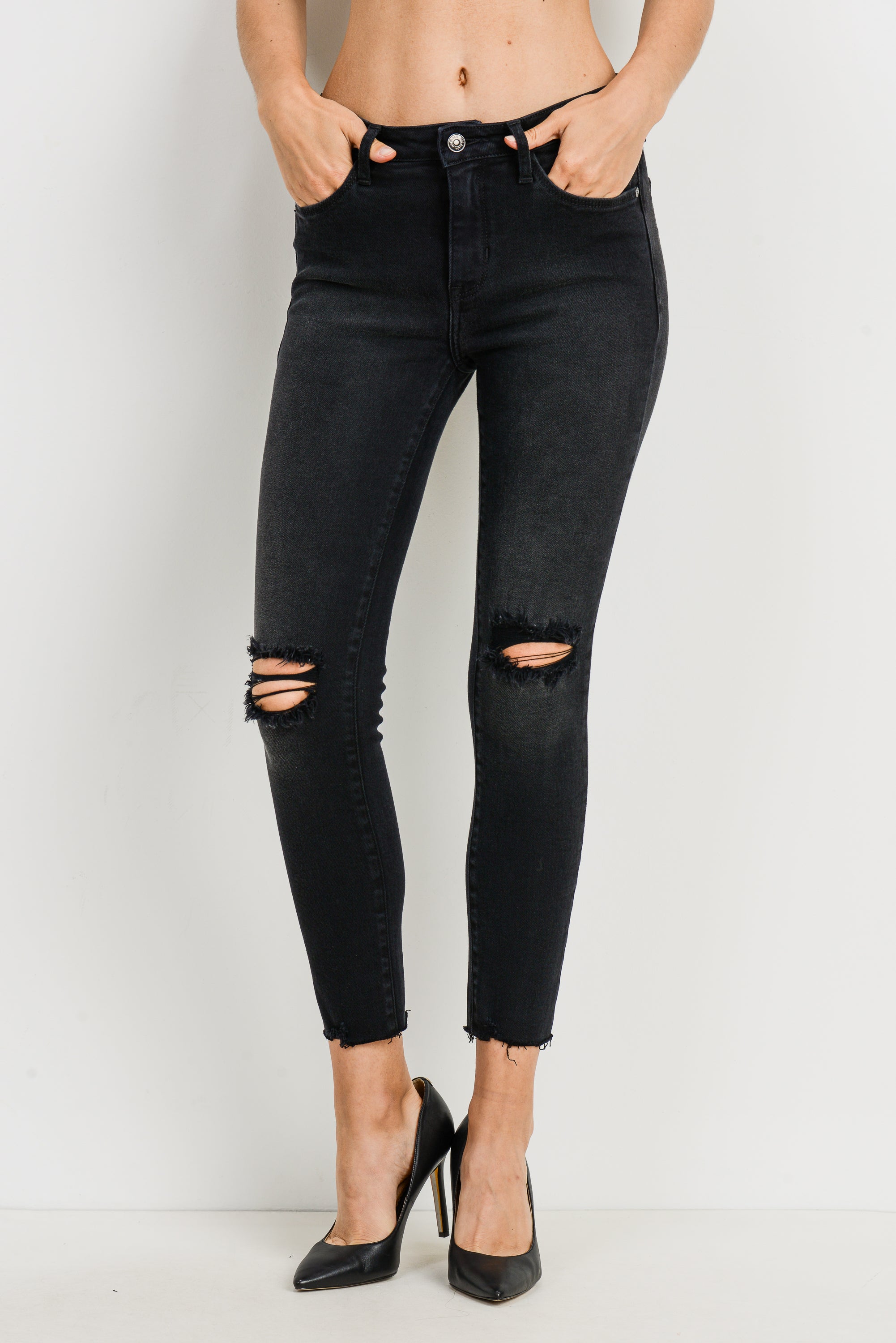 mumlende fiktiv løn Skinny w/ Knee & Hem Destruction - Final Sale – Just Black Denim